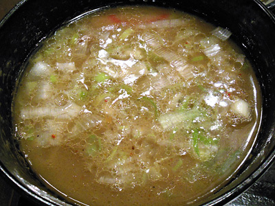 たっぷり野菜つけ麺(大・冷) つけ汁 三ツ矢堂辻堂.jpg