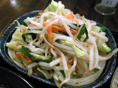 たっぷり野菜つけ麺(大・冷) 野菜 三ツ矢堂辻堂.jpg