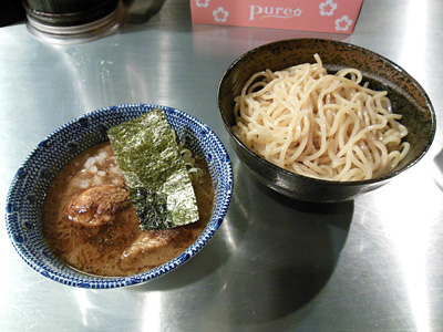つけ麺(中盛り)+サービス味玉 三狼煙.jpg