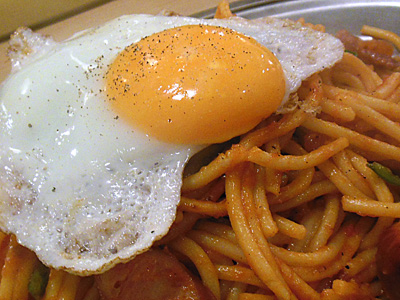 ナポリタン目玉焼き(大盛り) 目玉焼き パンチョ御徒町.jpg