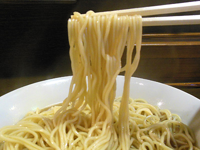中華そば(並盛り) 麺 遊蕨.jpg