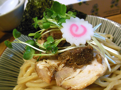 濃厚つけ麺(大盛り) 具 狸穴.jpg