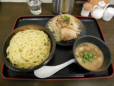 肉野菜つけめん(中盛り) ワンズワンズ.jpg