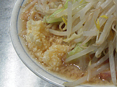ラーメン野菜多めにんにくマシ にんにく らーめん大蕨.jpg