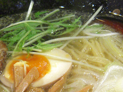 塩ラーメン 水菜と玉子up 麺 壱蔵.jpg