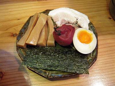 冷やしラーメン(塩) 具材 景虎.jpg