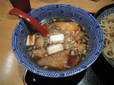 和風アッサリつけ麺(大盛) つけ汁 胡座.jpg