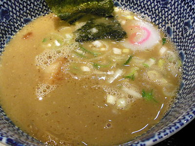 つけめん(中盛り) つけ汁 舎鈴上野.jpg