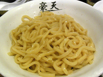 まぜそば【醤油】(中盛り) まぜそば 豪天.jpg