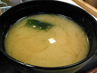 ロースかつ定食 みそ汁 松乃家北千住.jpg