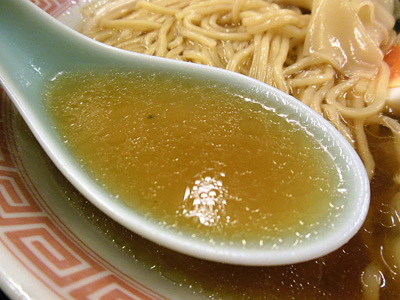 ワンタンメン スープ 大至.jpg