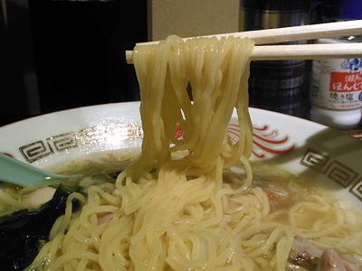 塩ラーメン 麺 紋蔵.jpg