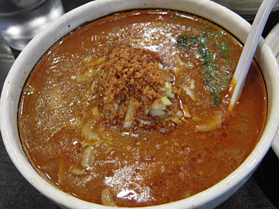 胡麻カレーつけ麺+小ライス つけ汁 桃天花.jpg