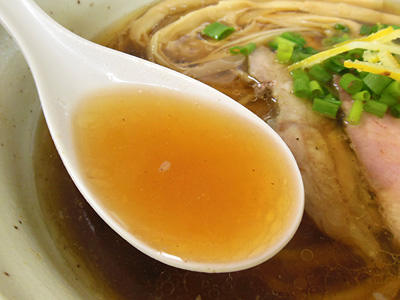 鶏だし醤油らーめん スープ HOME.jpg